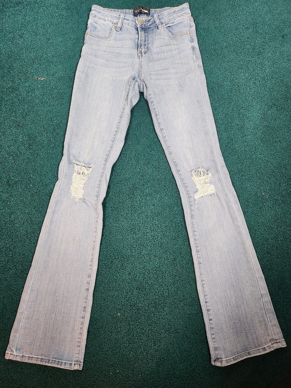 Women's Fashion Nova Blue Jeans Blown Out Knees Size 3